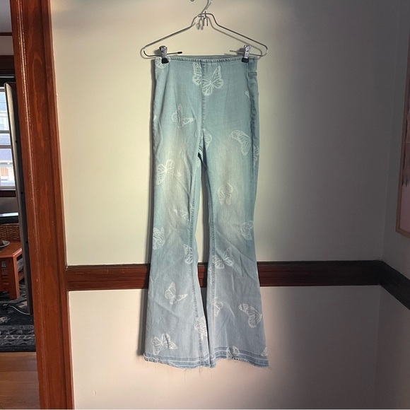 No Boundaries Y2K Light Blue Butterly Elastic Waist Flared Jeans xs - Picture 2 of 8